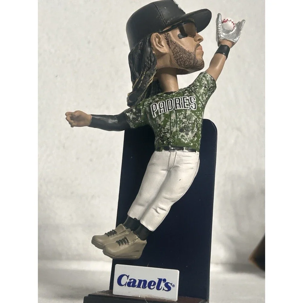 NEW Fernando Tatis Jr. 2024 San Diego Padres Platinum Glove SGA Bobblehead